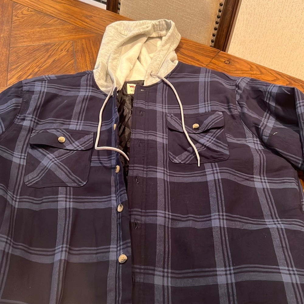 COPY - Wrangler Fleece Lined Shirt with Hood - Worn Twice
